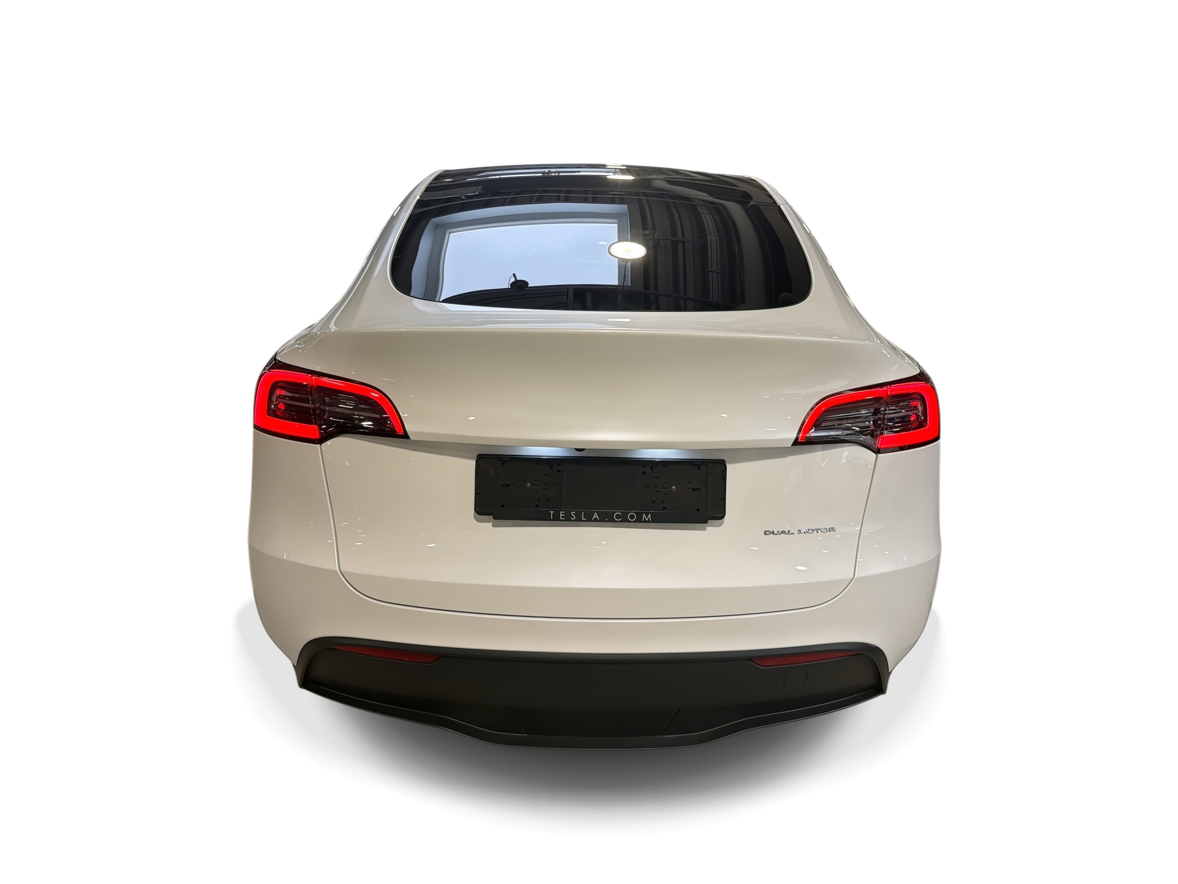 Tesla Model Y Long Range — sličica 3