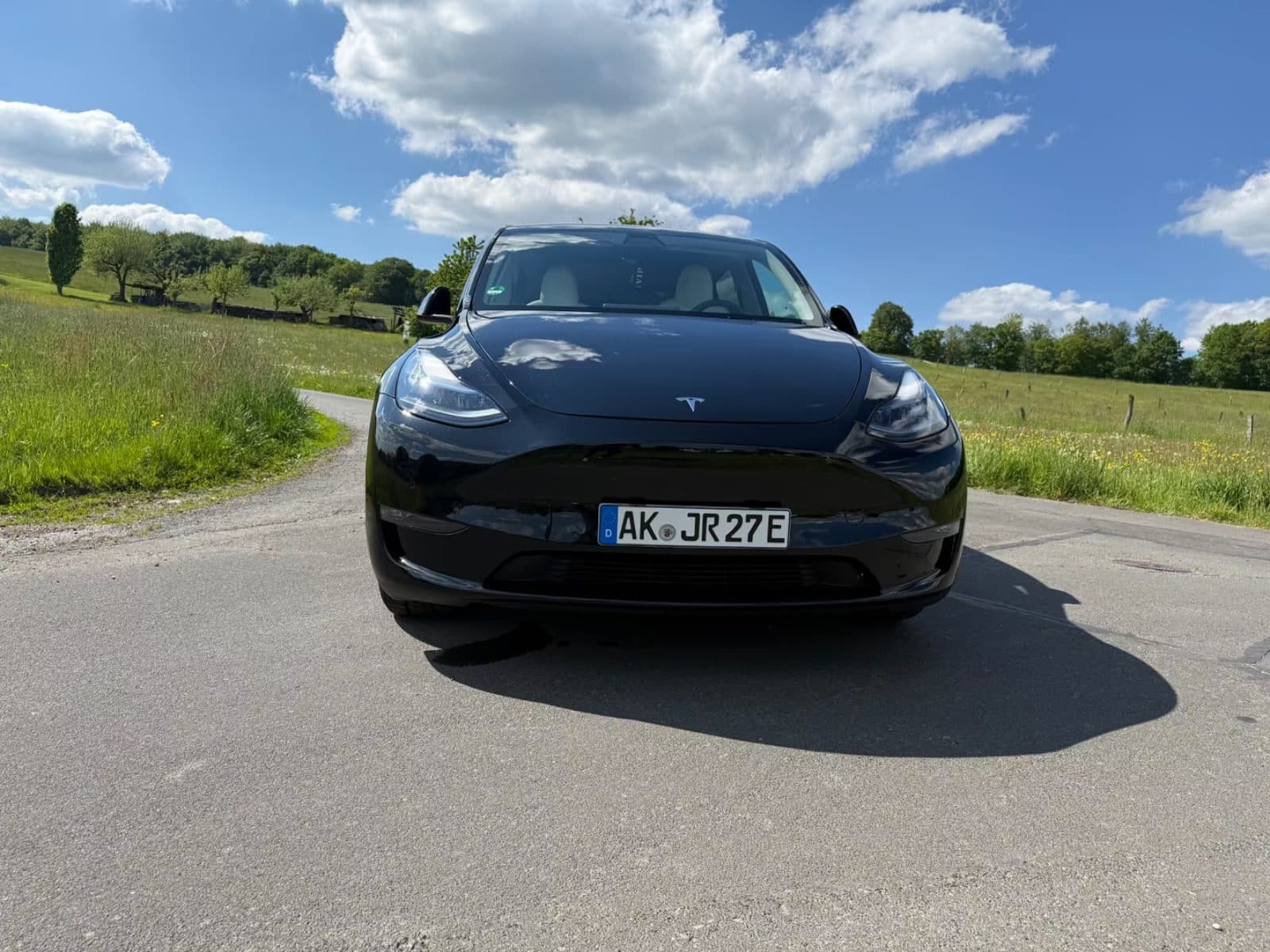 Tesla Model Y LR AWD — sličica 3